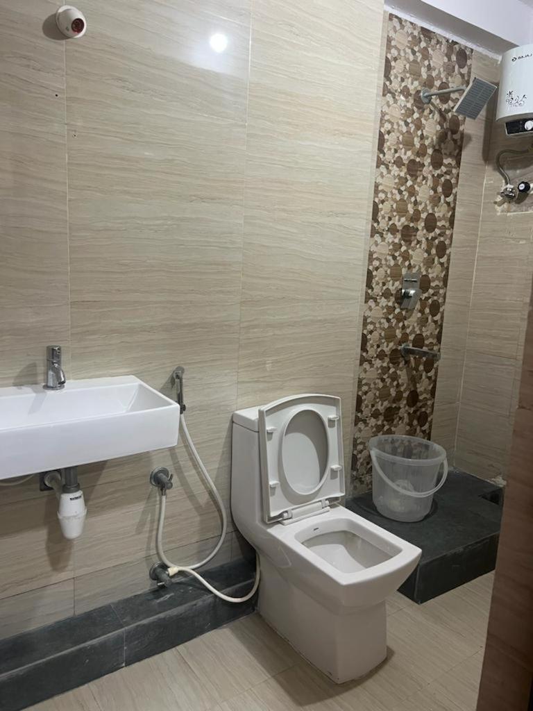 Beach Town Hotel Visakhapatnam Exterior photo